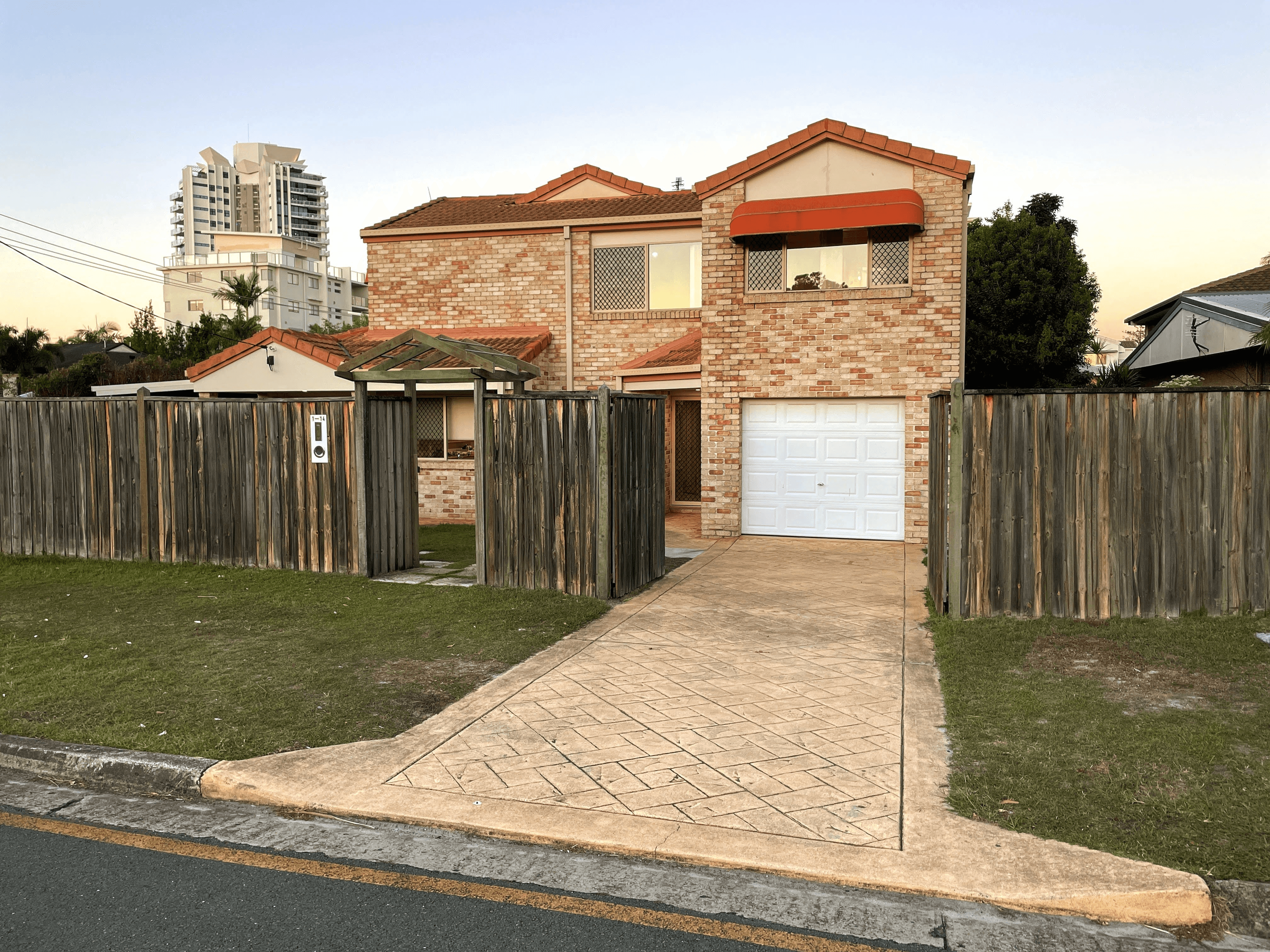 1/14 Phillip Street, LABRADOR, QLD 4215