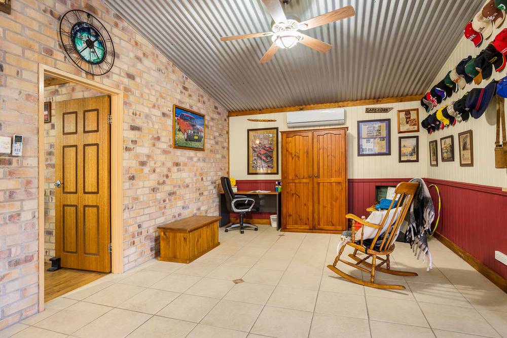 2 Firetail Avenue, REGENCY DOWNS, QLD 4341