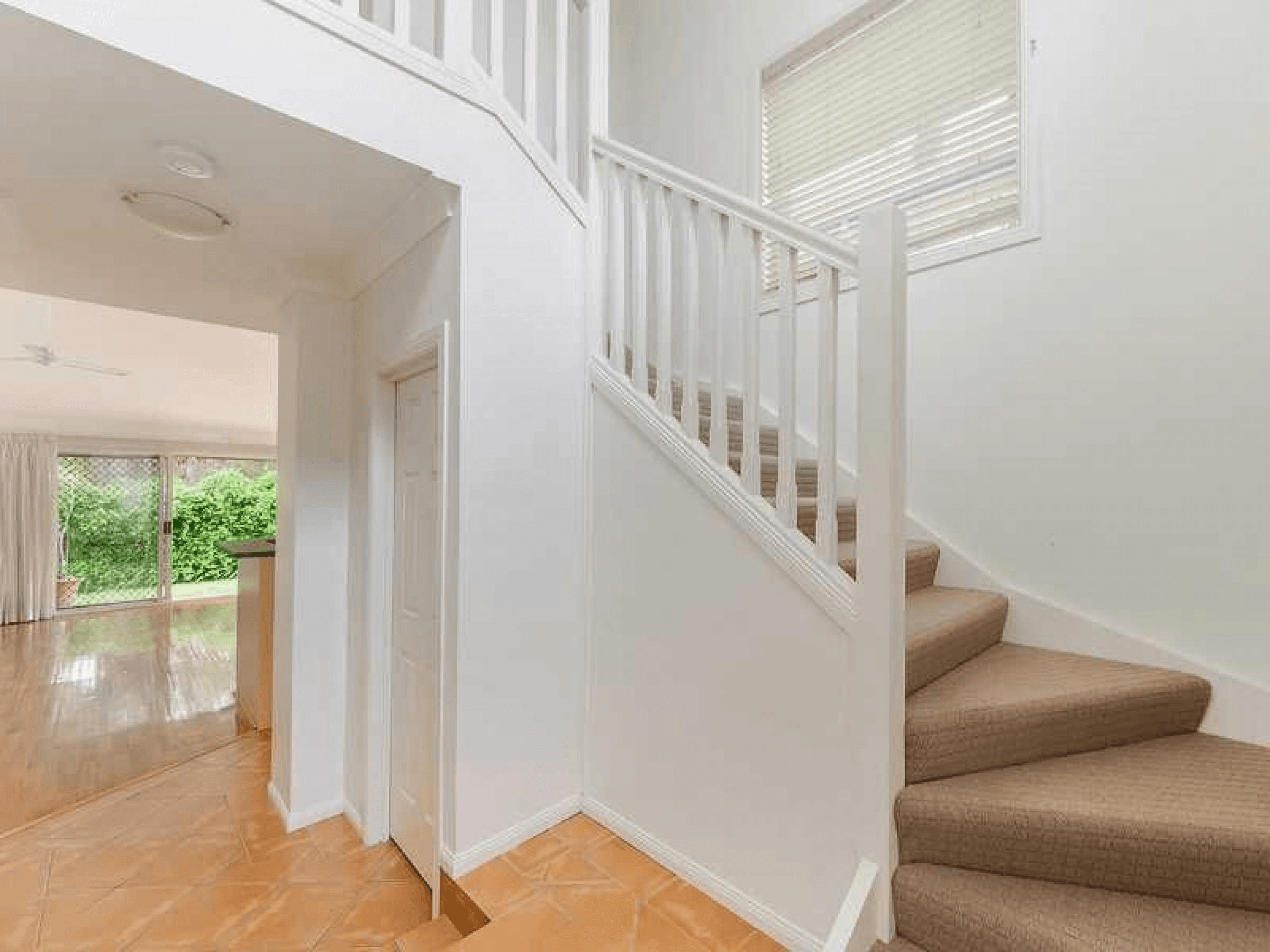 34 Albicore Street, Mermaid Waters, qld 4218