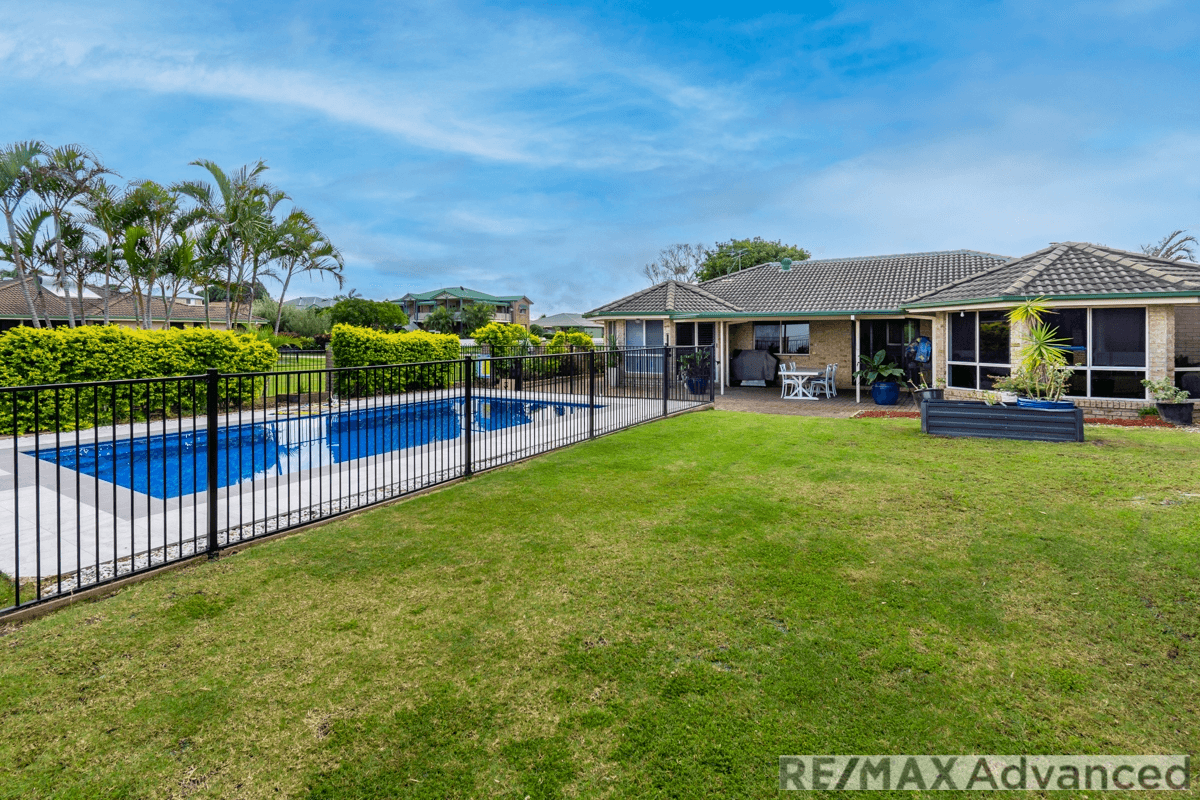 22 Albert Place, Sandstone Point, QLD 4511