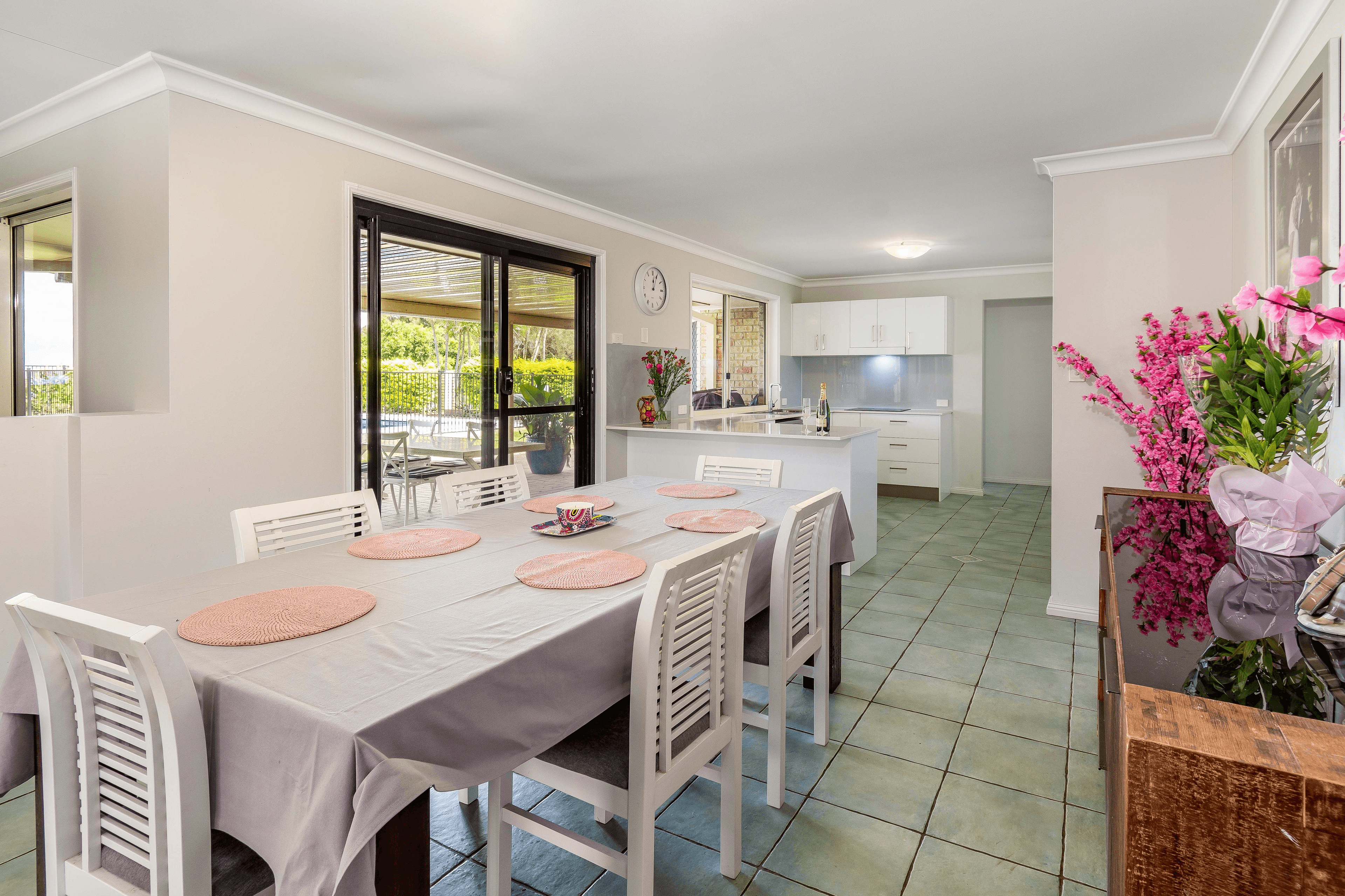 22 Albert Place, Sandstone Point, QLD 4511