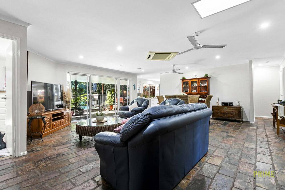122 Kingfisher Parade, Toogoom, QLD 4655