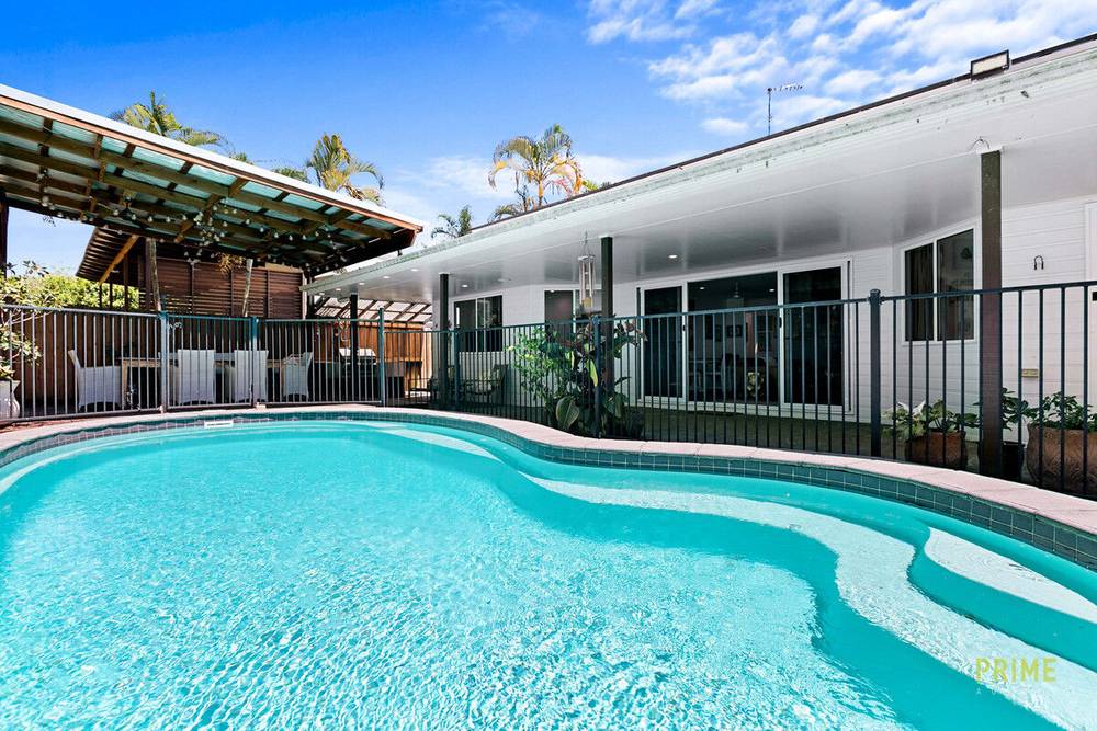 122 Kingfisher Parade, Toogoom, QLD 4655