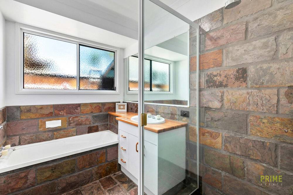 122 Kingfisher Parade, Toogoom, QLD 4655