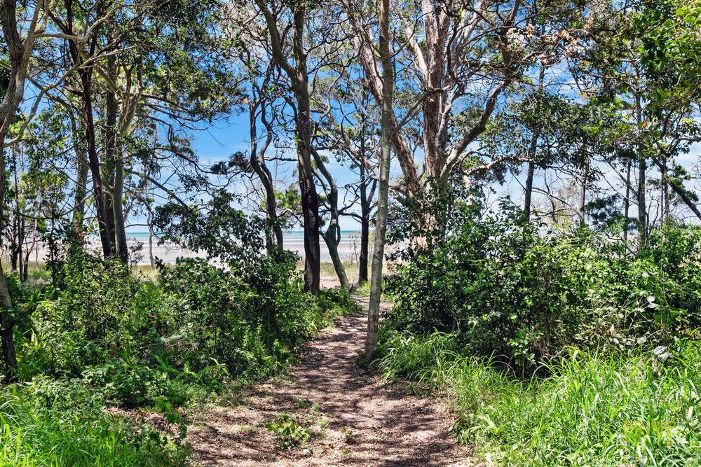 122 Kingfisher Parade, Toogoom, QLD 4655