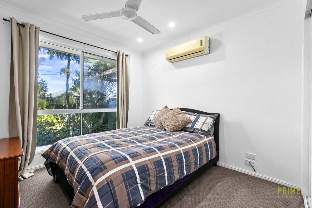 122 Kingfisher Parade, Toogoom, QLD 4655