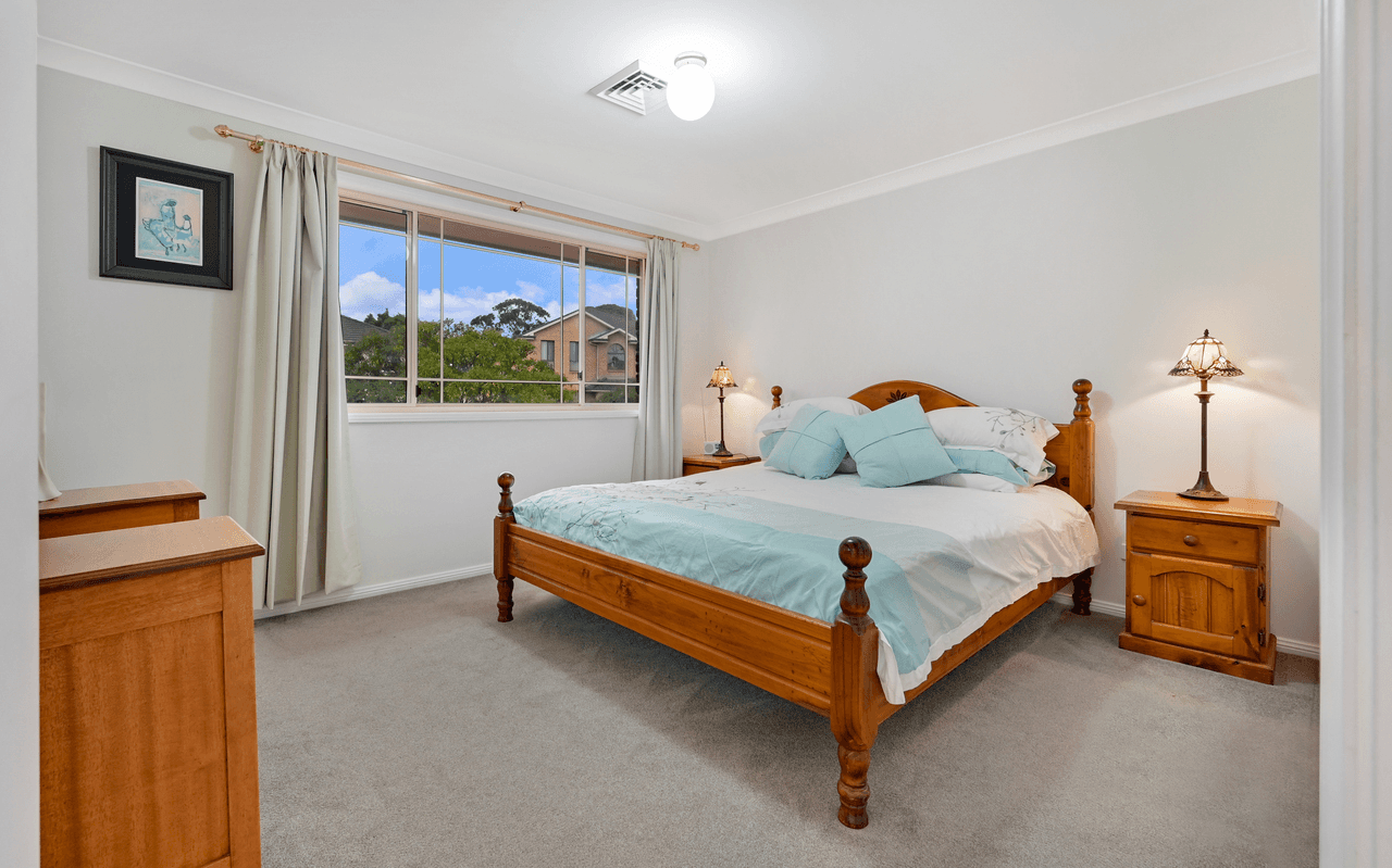 18 Barron Field Drive, GLENMORE PARK, NSW 2745