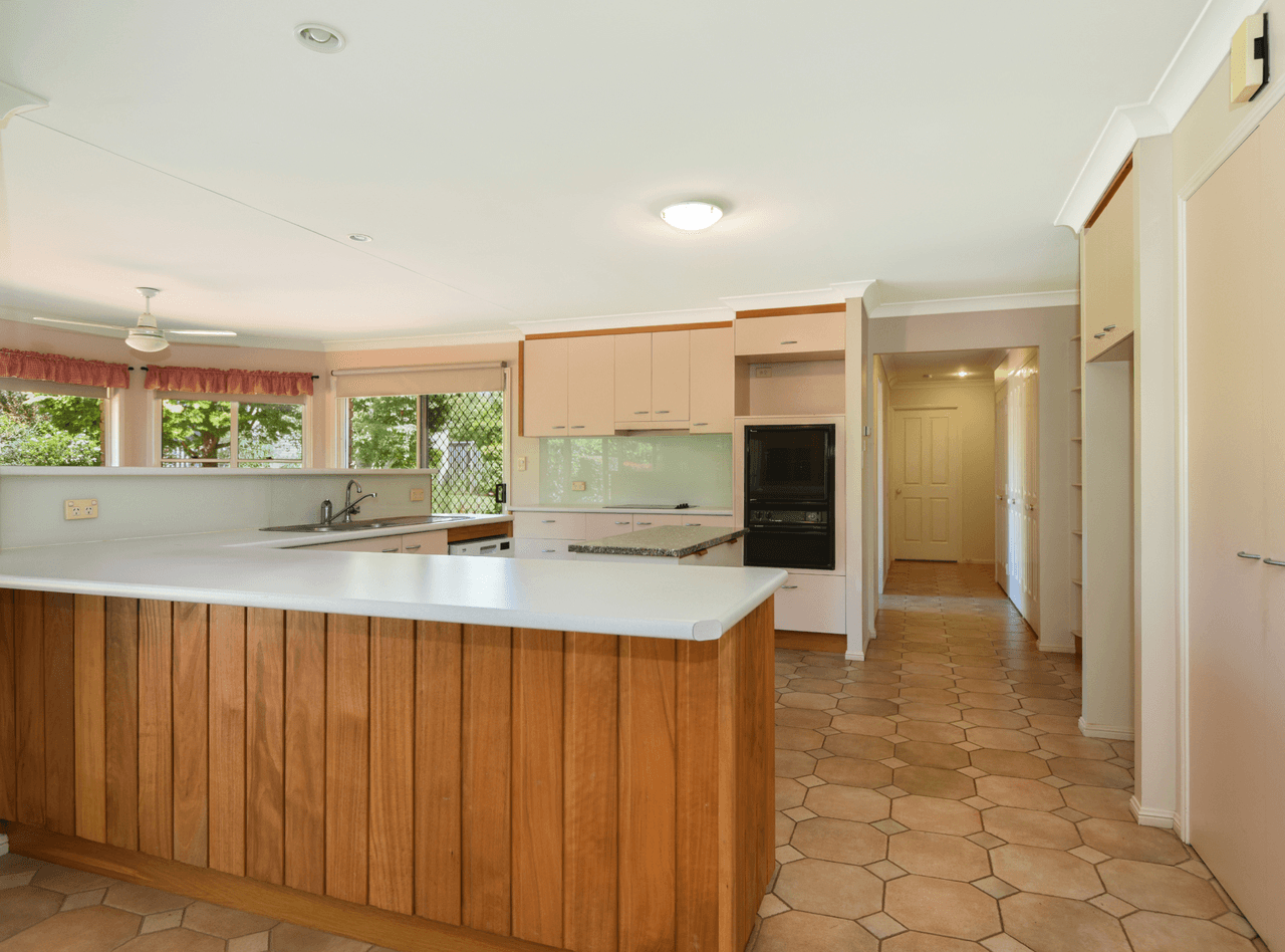 3 Lorikeet Street, HIGHFIELDS, QLD 4352