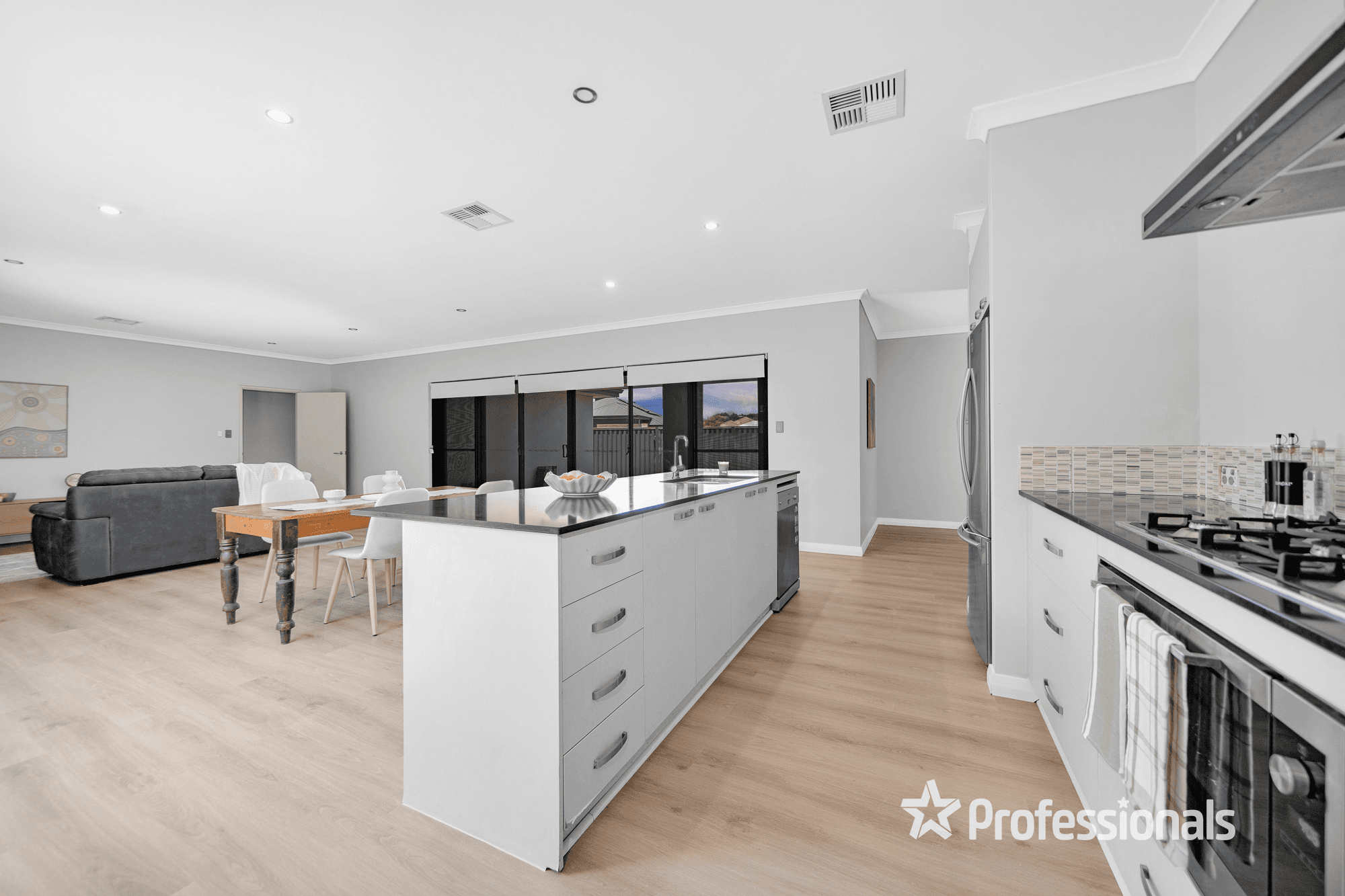 48 Hoveton Circuit, AVELEY, WA 6069