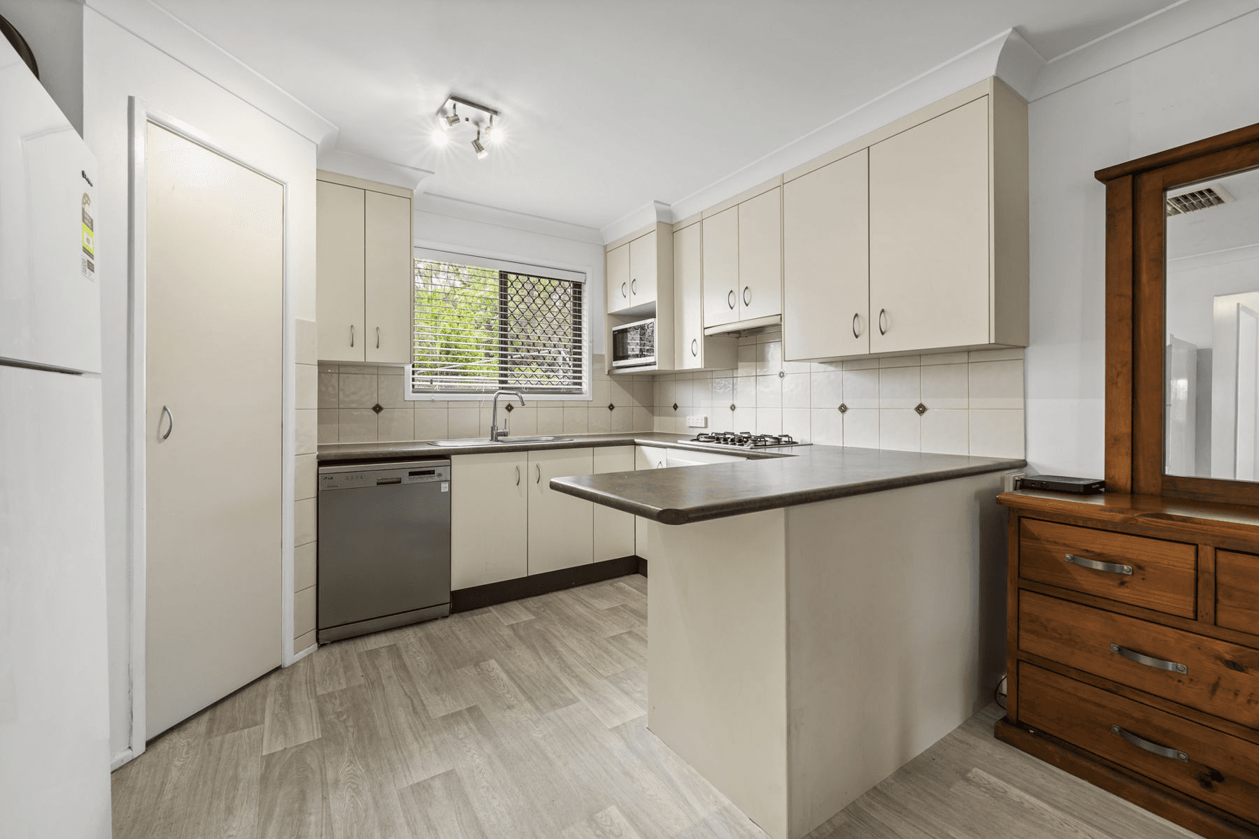 24 Claire-Lee Crescent, KINGSTHORPE, QLD 4400