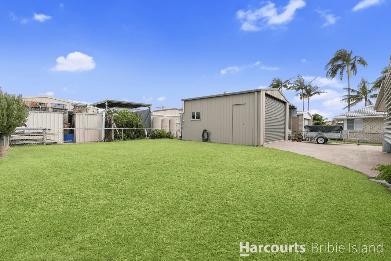 84 Bestmann Rd East, SANDSTONE POINT, QLD 4511