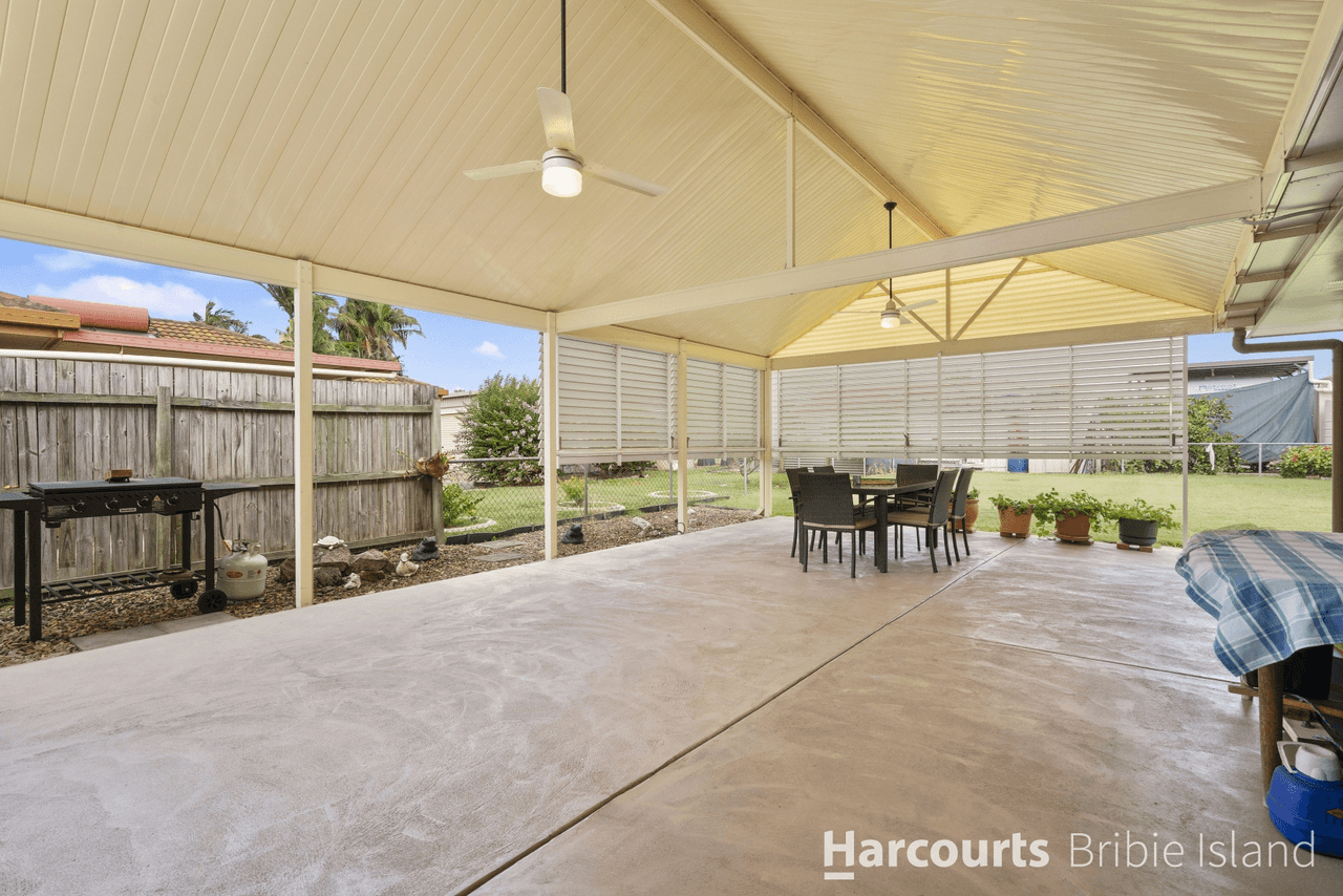 84 Bestmann Rd East, SANDSTONE POINT, QLD 4511