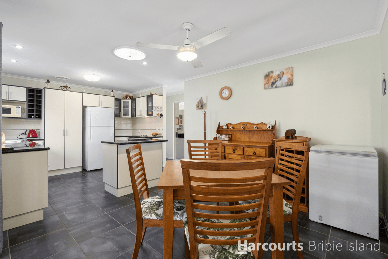 84 Bestmann Rd East, SANDSTONE POINT, QLD 4511