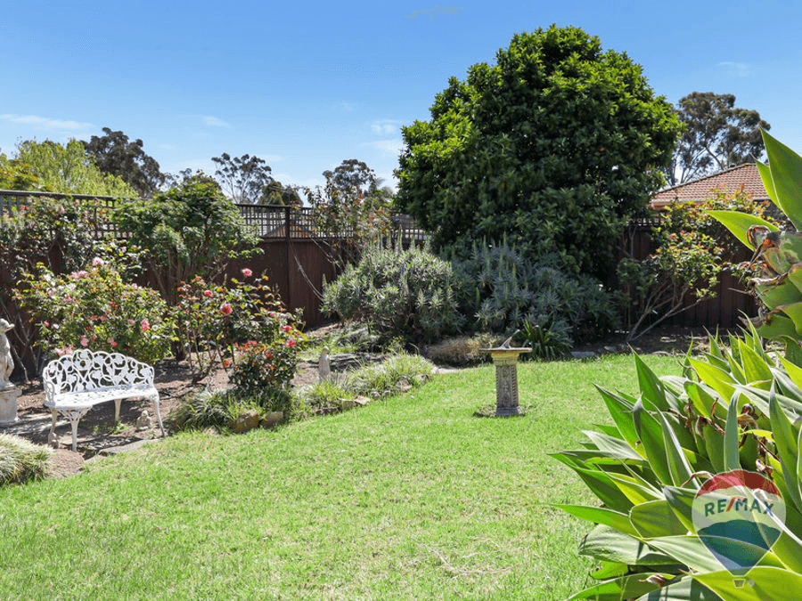 10 THOAR PLACE, CLAREMONT MEADOWS, NSW 2747