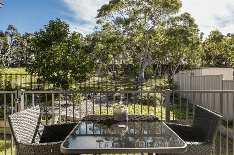 14 Roanoke Drive, LAKE MUNMORAH, NSW 2259