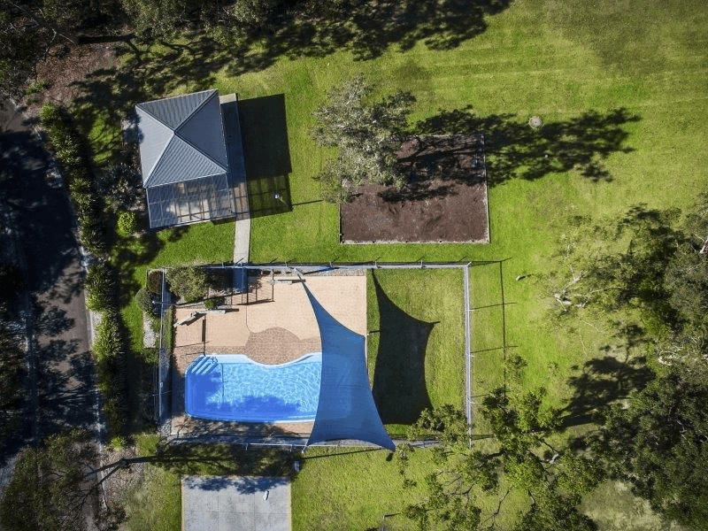 14 Roanoke Drive, LAKE MUNMORAH, NSW 2259