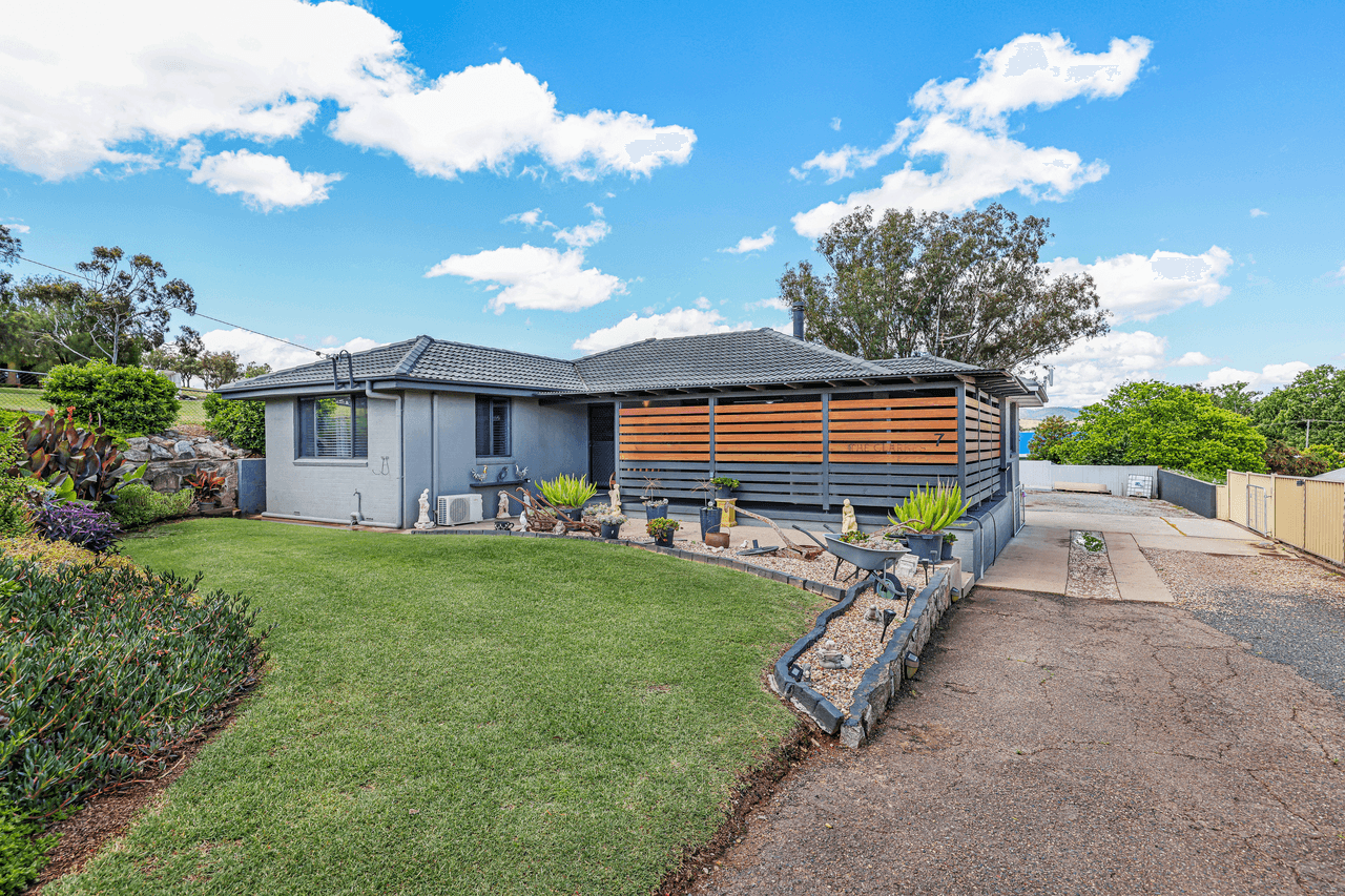 7 Somerset Place, TAMWORTH, NSW 2340