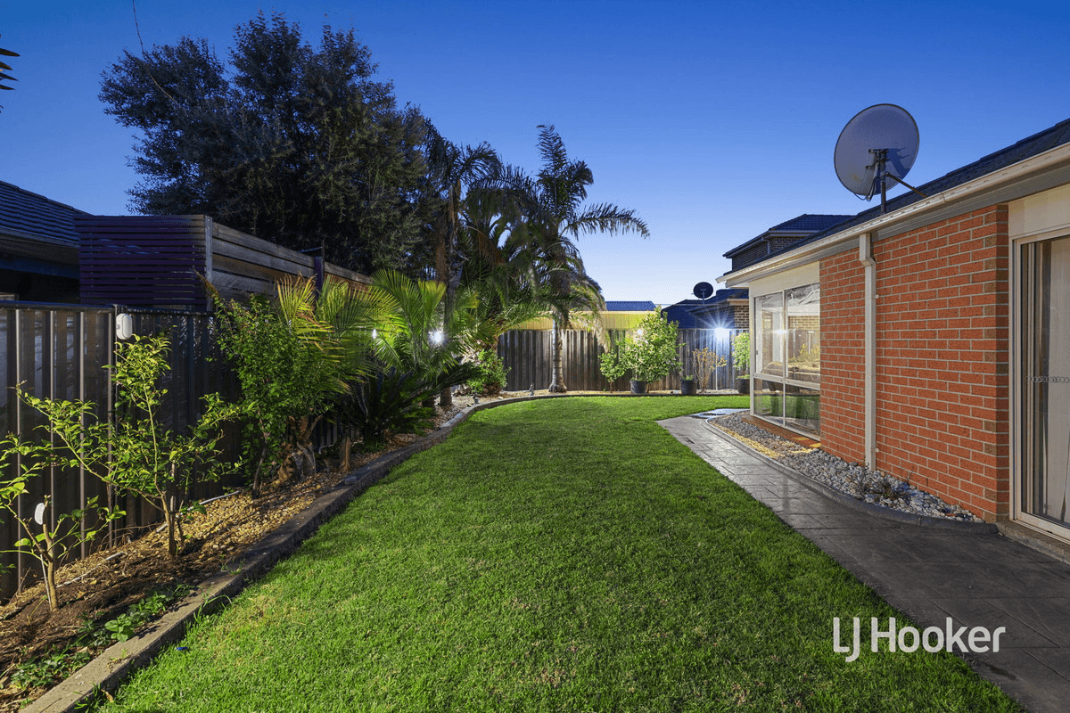 24 Messina Crescent, POINT COOK, VIC 3030