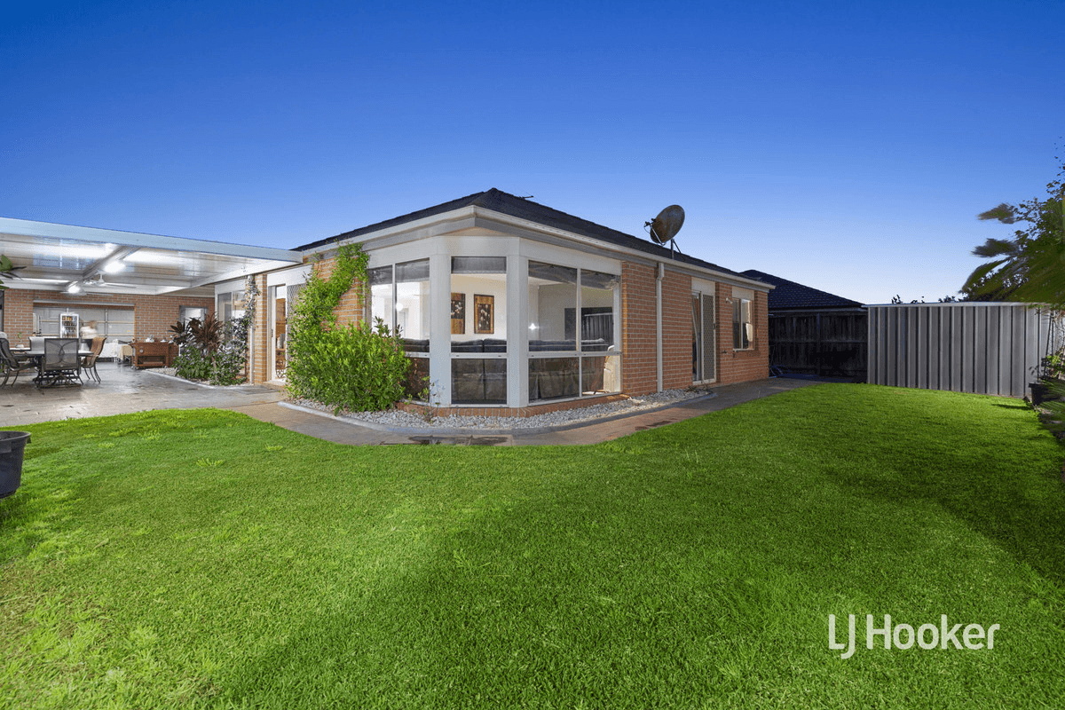 24 Messina Crescent, POINT COOK, VIC 3030