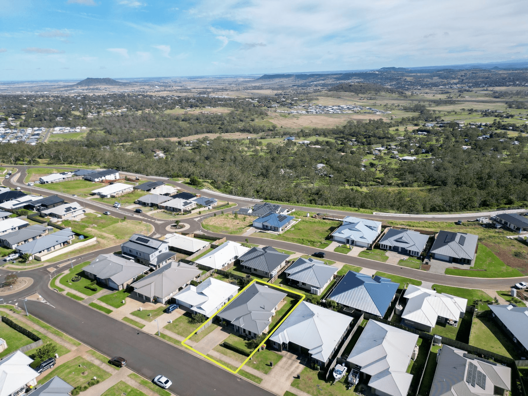 53 Sanctuary Drive, CRANLEY, QLD 4350