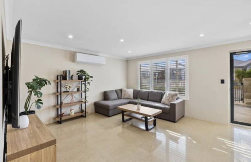 11 Whitecap St, Yanchep, WA 6035