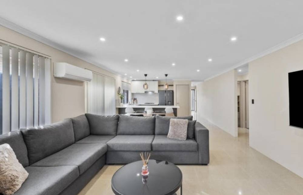 11 Whitecap St, Yanchep, WA 6035