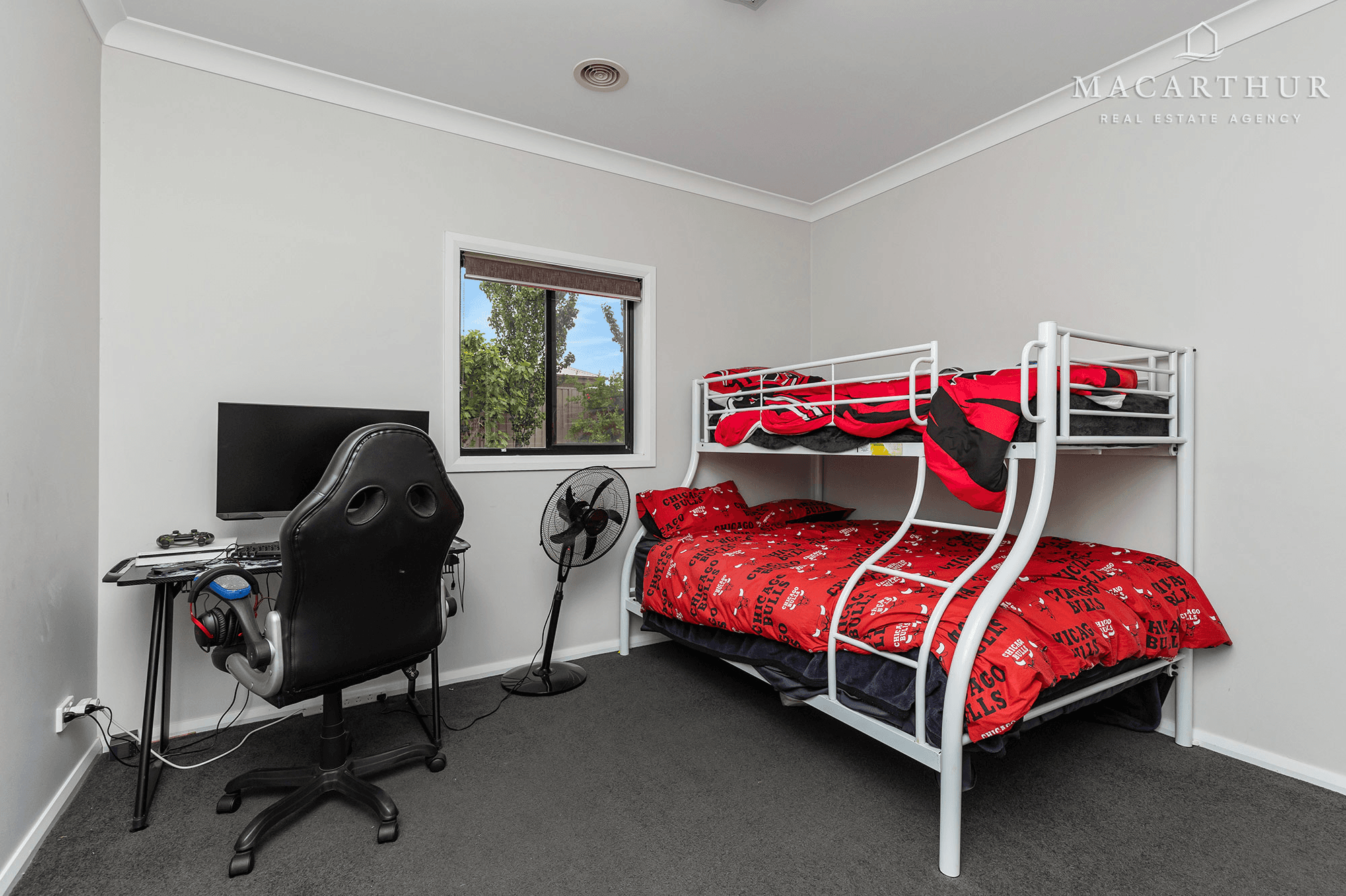 4 Waterhouse Avenue, Lloyd, NSW 2650