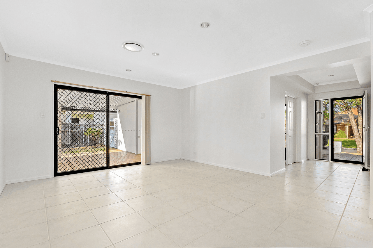 19 Benjamin Place, SINNAMON PARK, QLD 4073