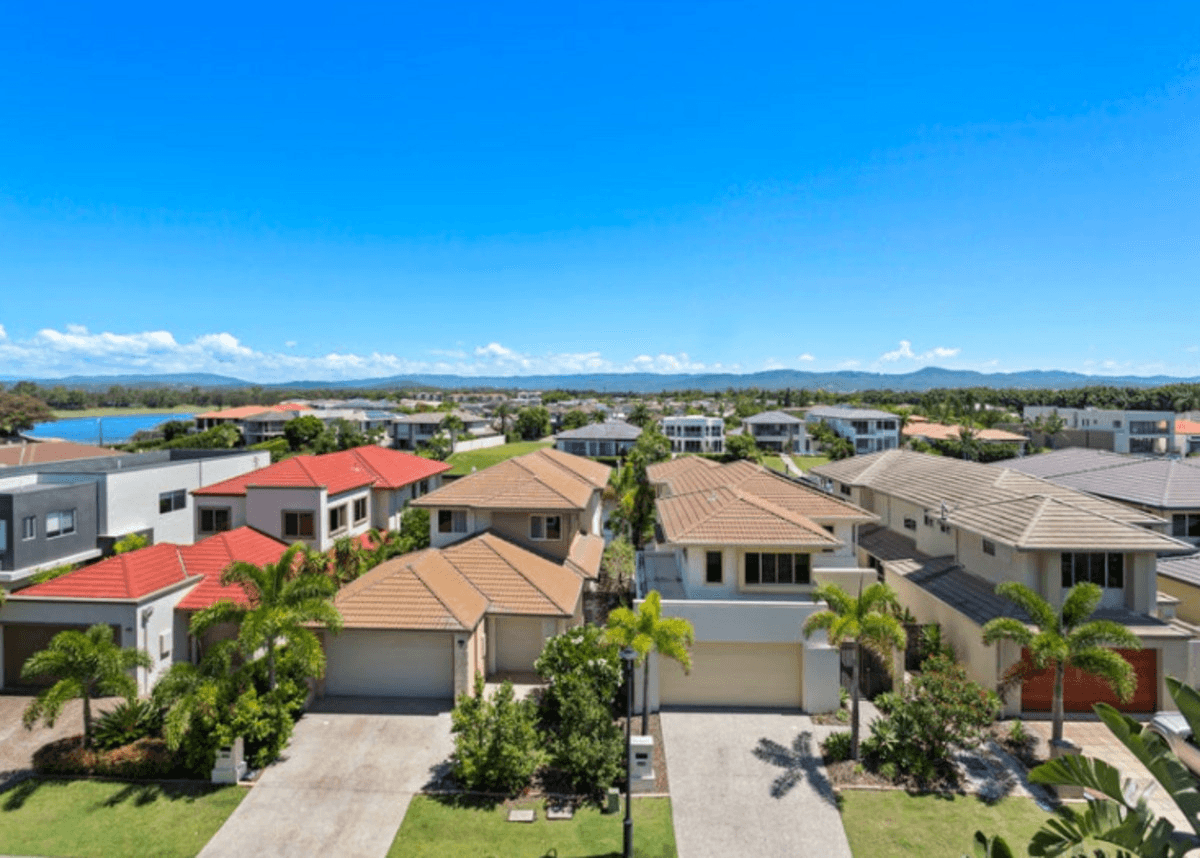 3401/2 Activa Way, HOPE ISLAND, QLD 4212