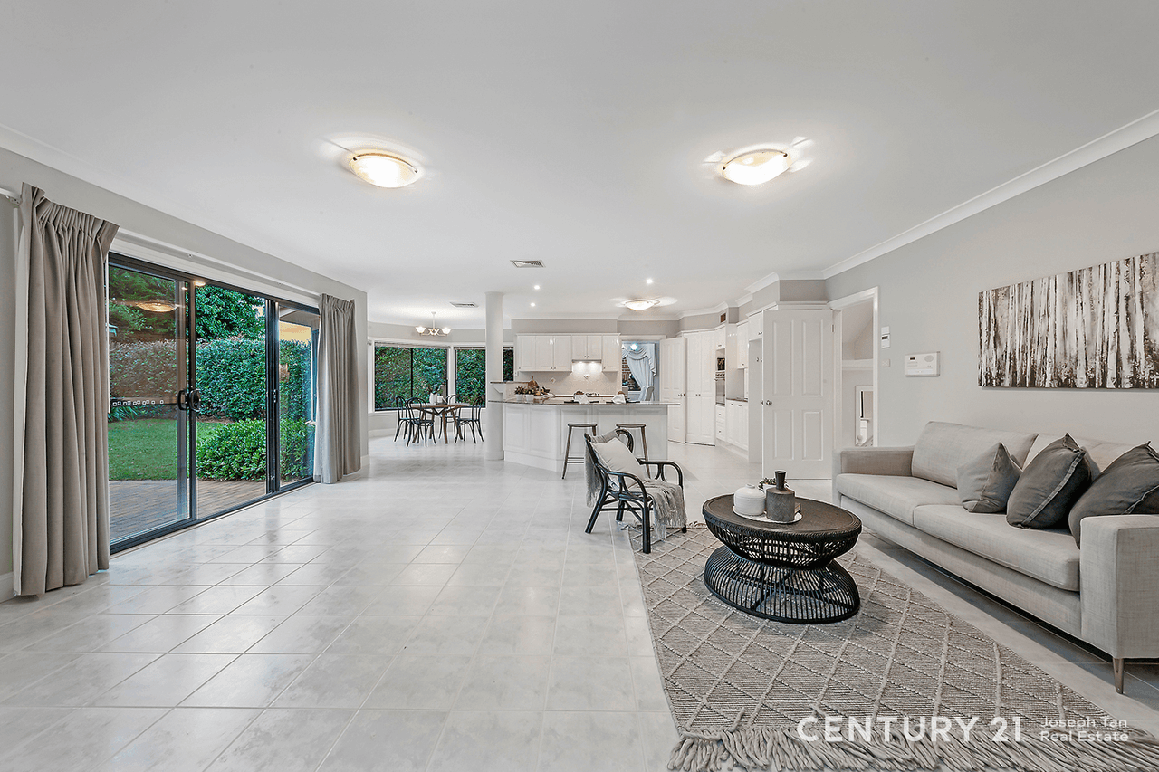 8 Lyneham Place, West Pennant Hills, NSW 2125