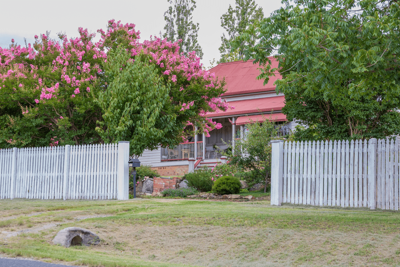 154 Pelham Street, TENTERFIELD, NSW 2372