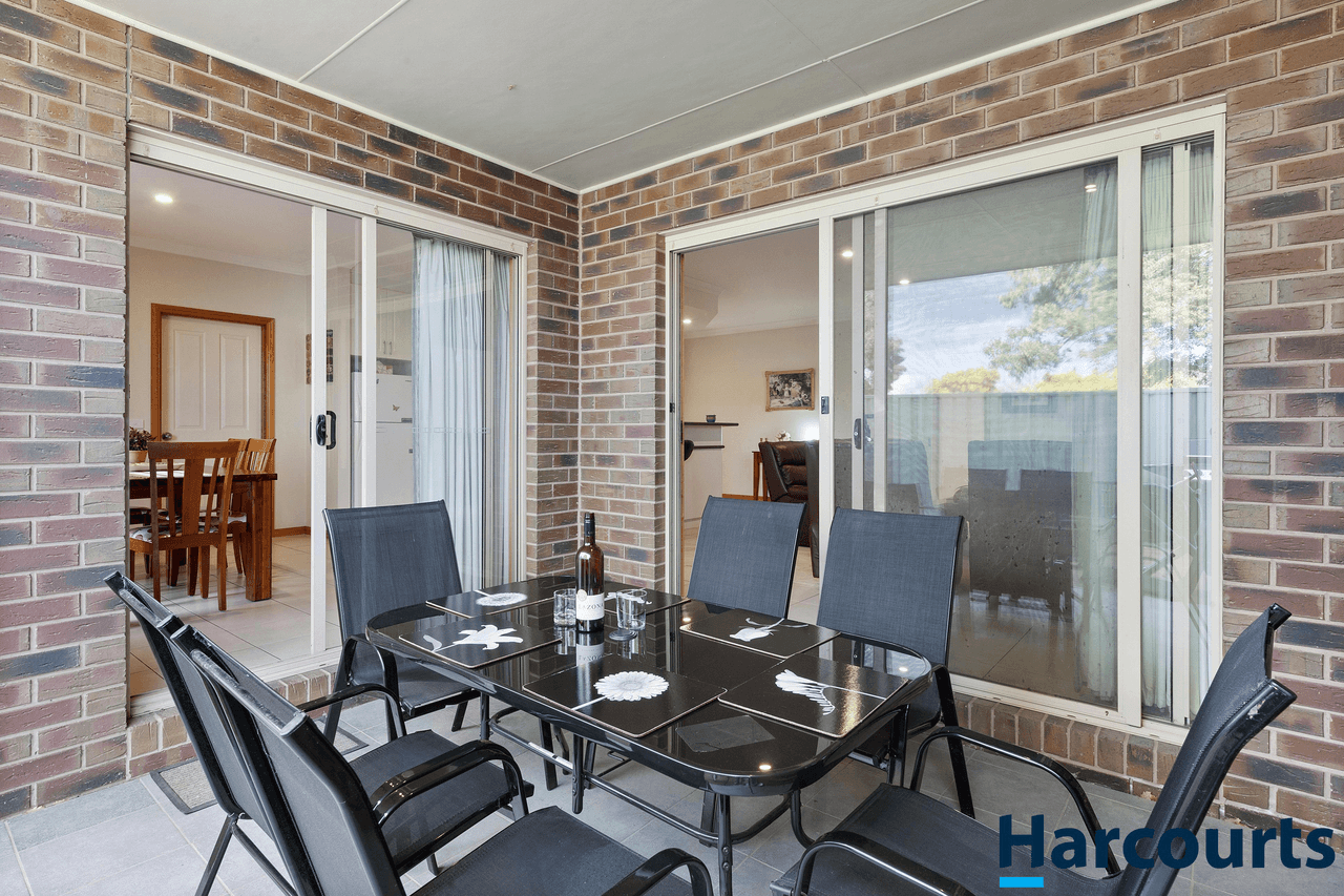 58 Stirling Drive, LAKE GARDENS, VIC 3355