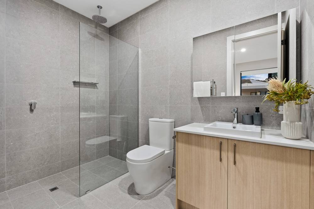 13 Lewis Walk, WOODFORDE, SA 5072