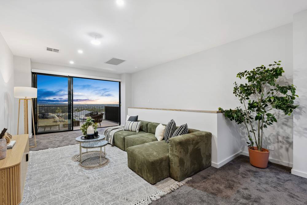 13 Lewis Walk, WOODFORDE, SA 5072