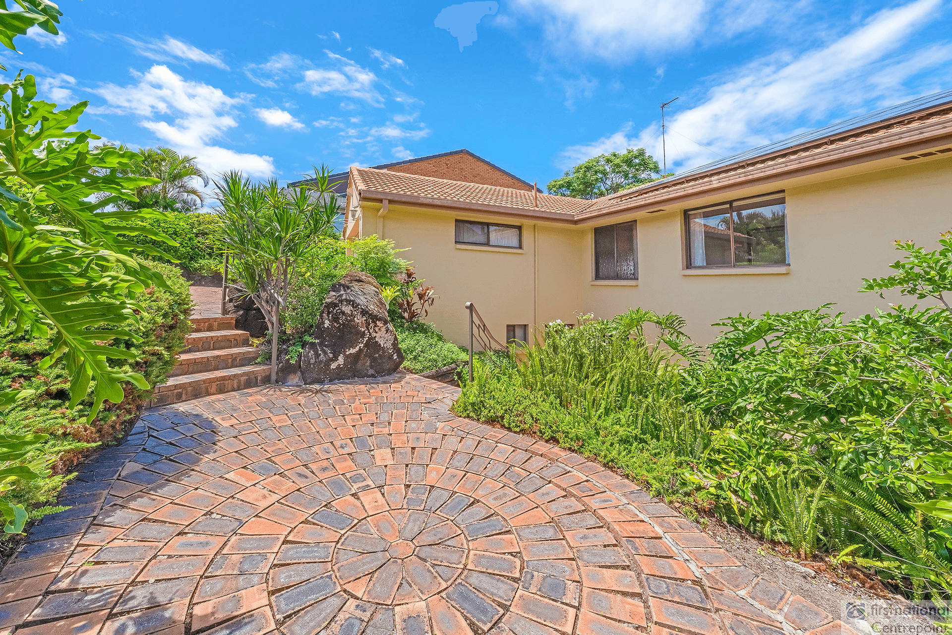 4 East Lynne, Benowa Waters, QLD 4217