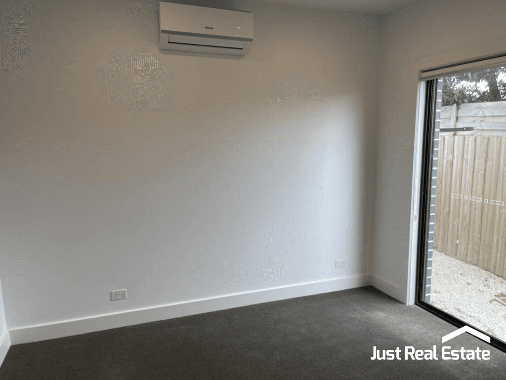 3/8 Dunnell Rise, BERWICK, VIC 3806