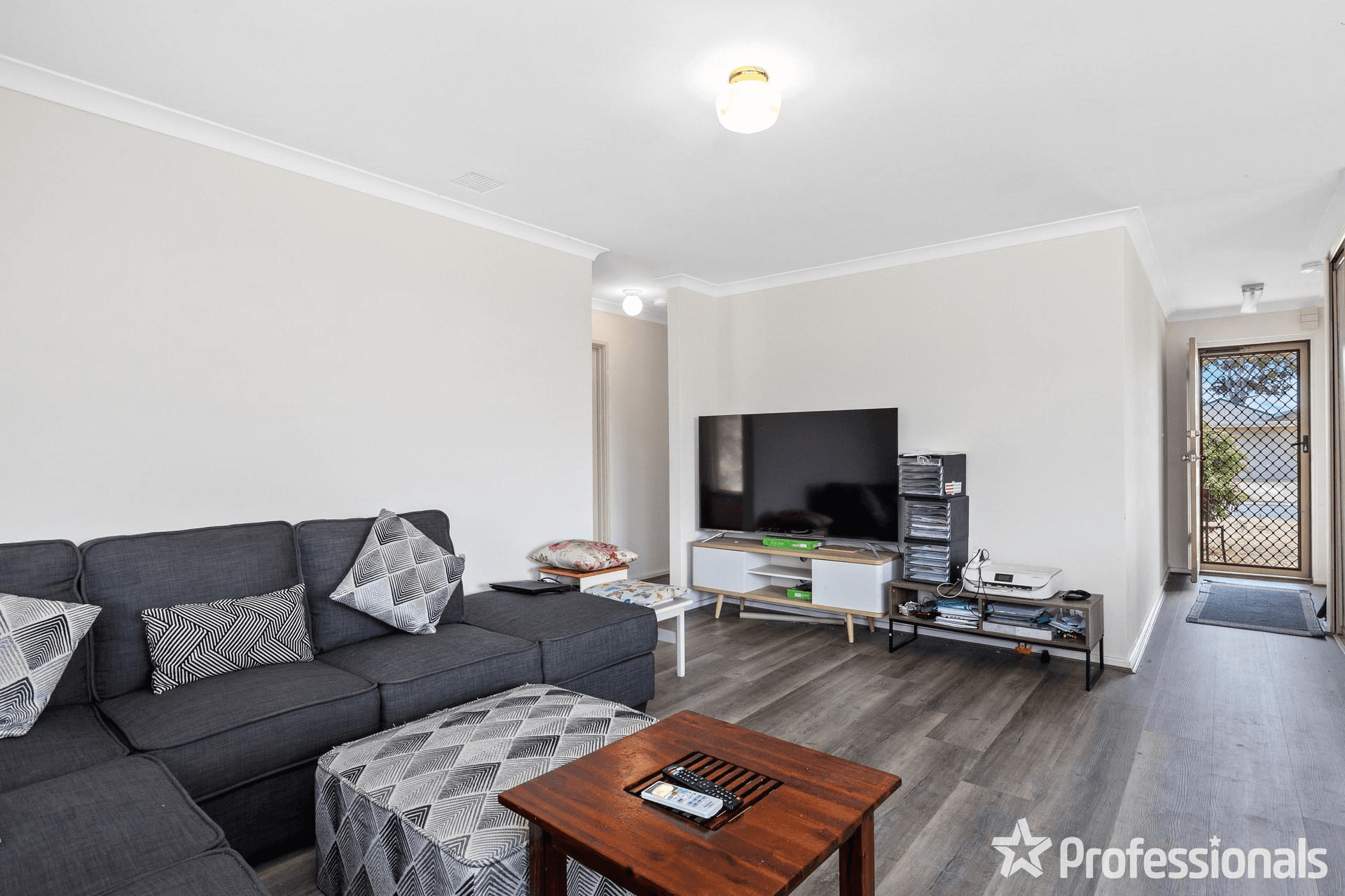 7 Cocos Court, WARNBRO, WA 6169