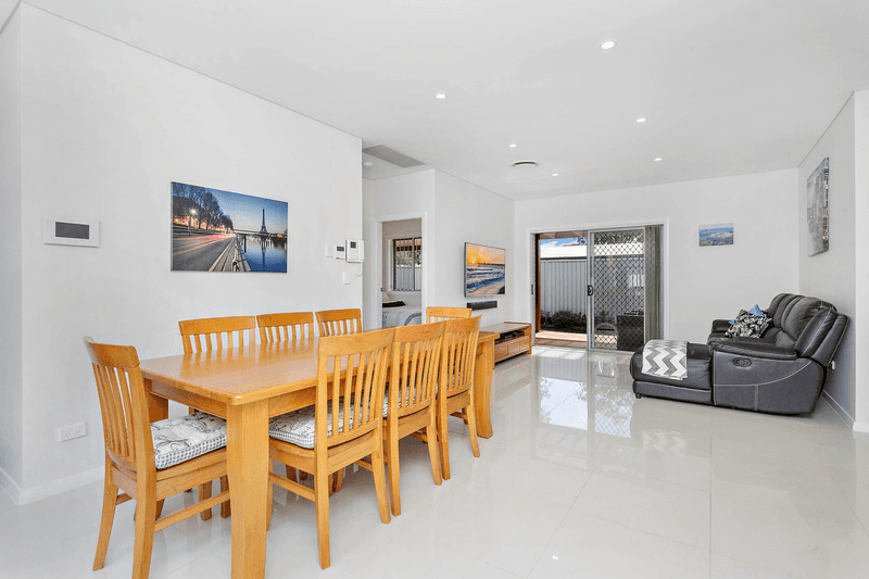 4/64 Vega Street, Revesby, NSW 2212