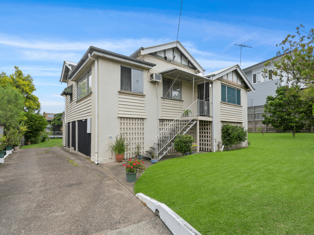 15 Sydney Street, FAIRFIELD, QLD 4103