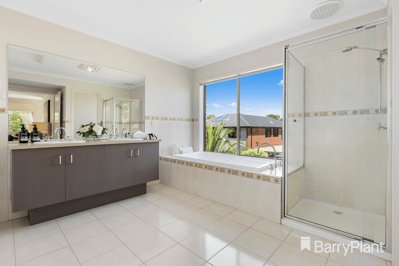 22 Royal Oak Court, Mulgrave, VIC 3170