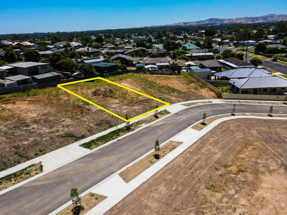 8 Military Court, SEYMOUR, VIC 3660