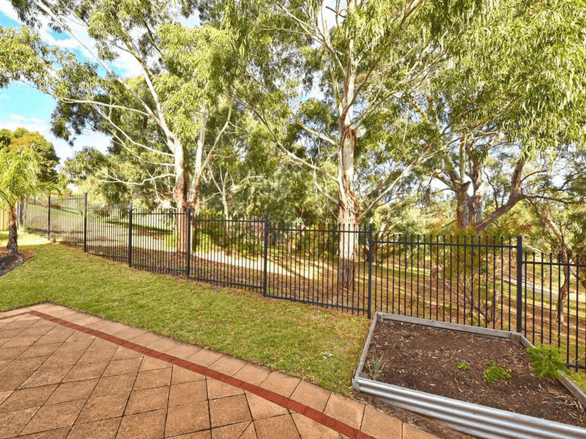 15 Woodlake Drive, Craigburn Farm, SA 5051