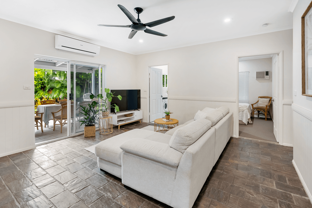 84 Baronia Crescent, HOLLOWAYS BEACH, QLD 4878