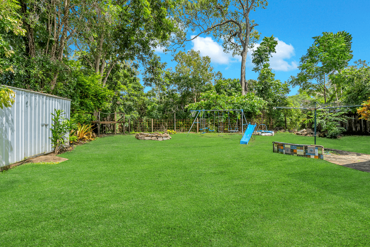 84 Baronia Crescent, HOLLOWAYS BEACH, QLD 4878