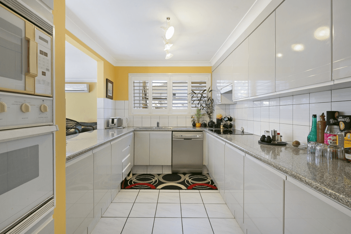 9/28 Chester Terrace, Southport, QLD 4215