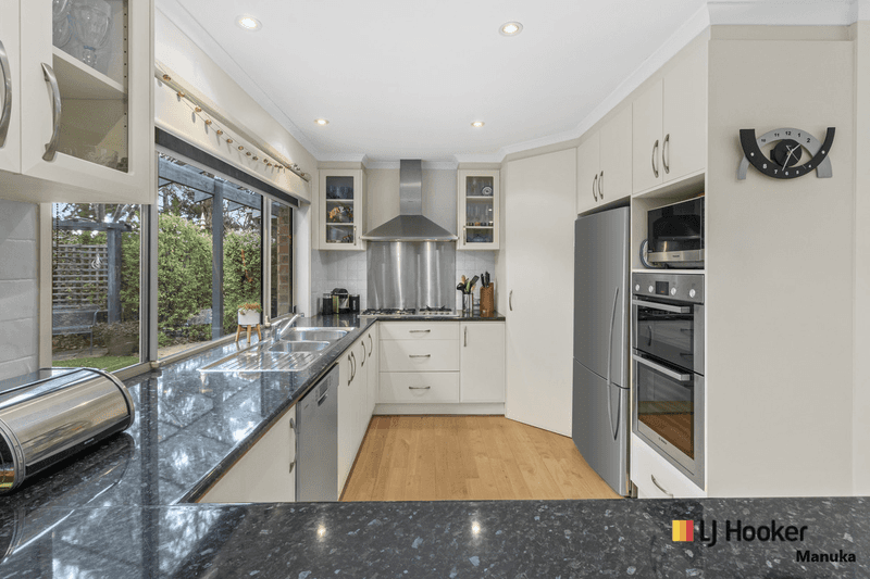 6  Kaeppel Place, ISAACS, ACT 2607