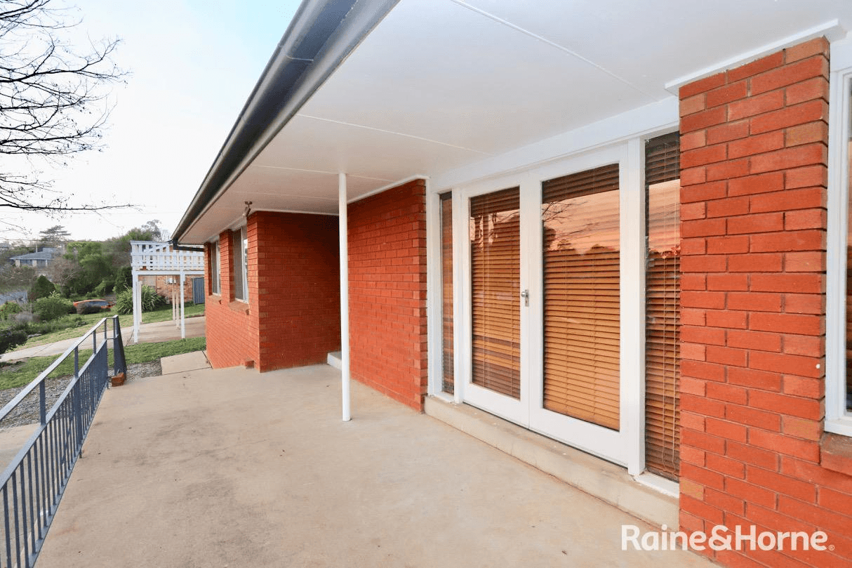 10 Webb Street, WEST BATHURST, NSW 2795