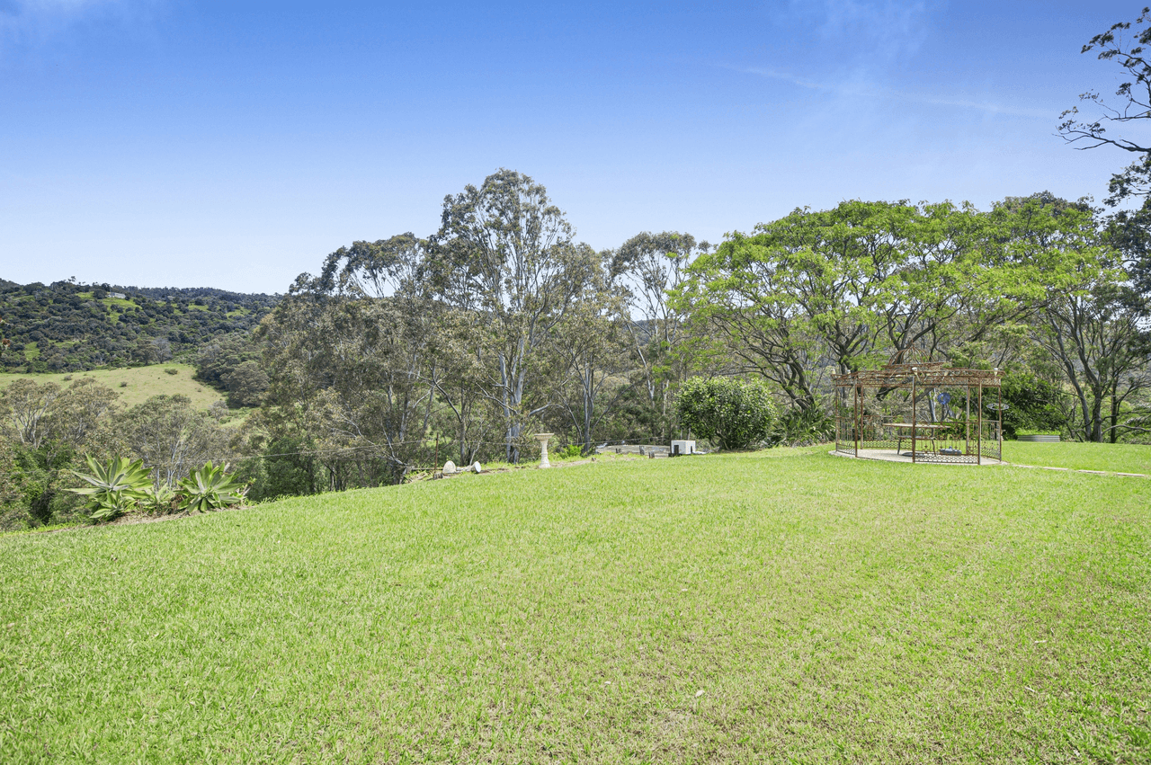 121  Oatlands Court, WIGHTS MOUNTAIN, QLD 4520