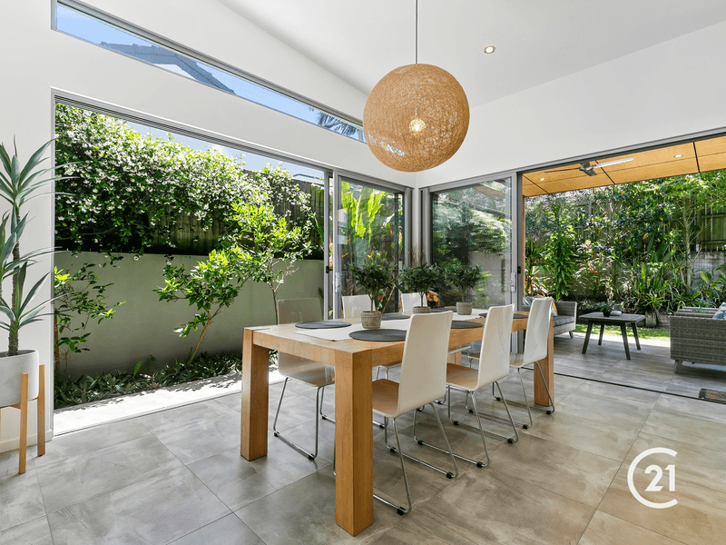 2/6 Second Avenue, Coolum Beach, QLD 4573