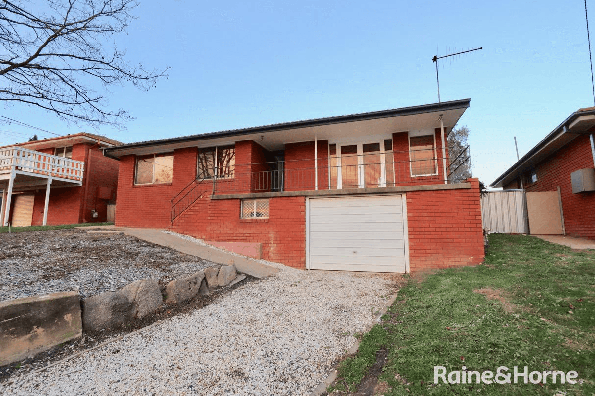 10 Webb Street, WEST BATHURST, NSW 2795